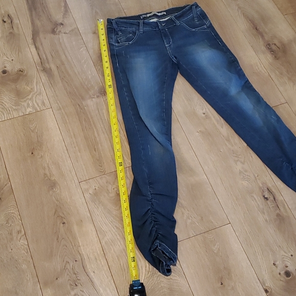 72D Skinny Jeans - Picture 9 of 9